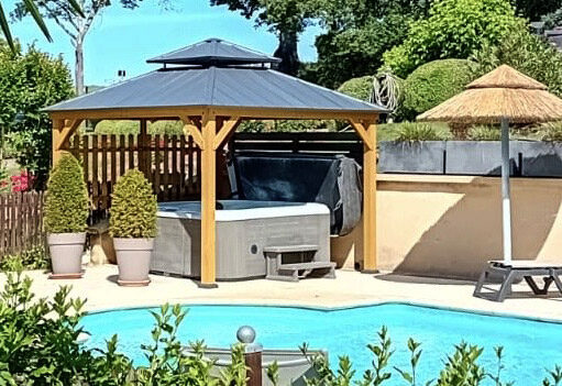 la-roseraie-chambres-gites-dordogne-spa-piscine La Roseraie - Le spa