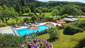 piscine-gite-la-roseraie--dordogne La Roseraie - Jardin - Borie